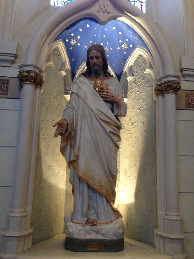 a statue of Jesus Christ in a church 
