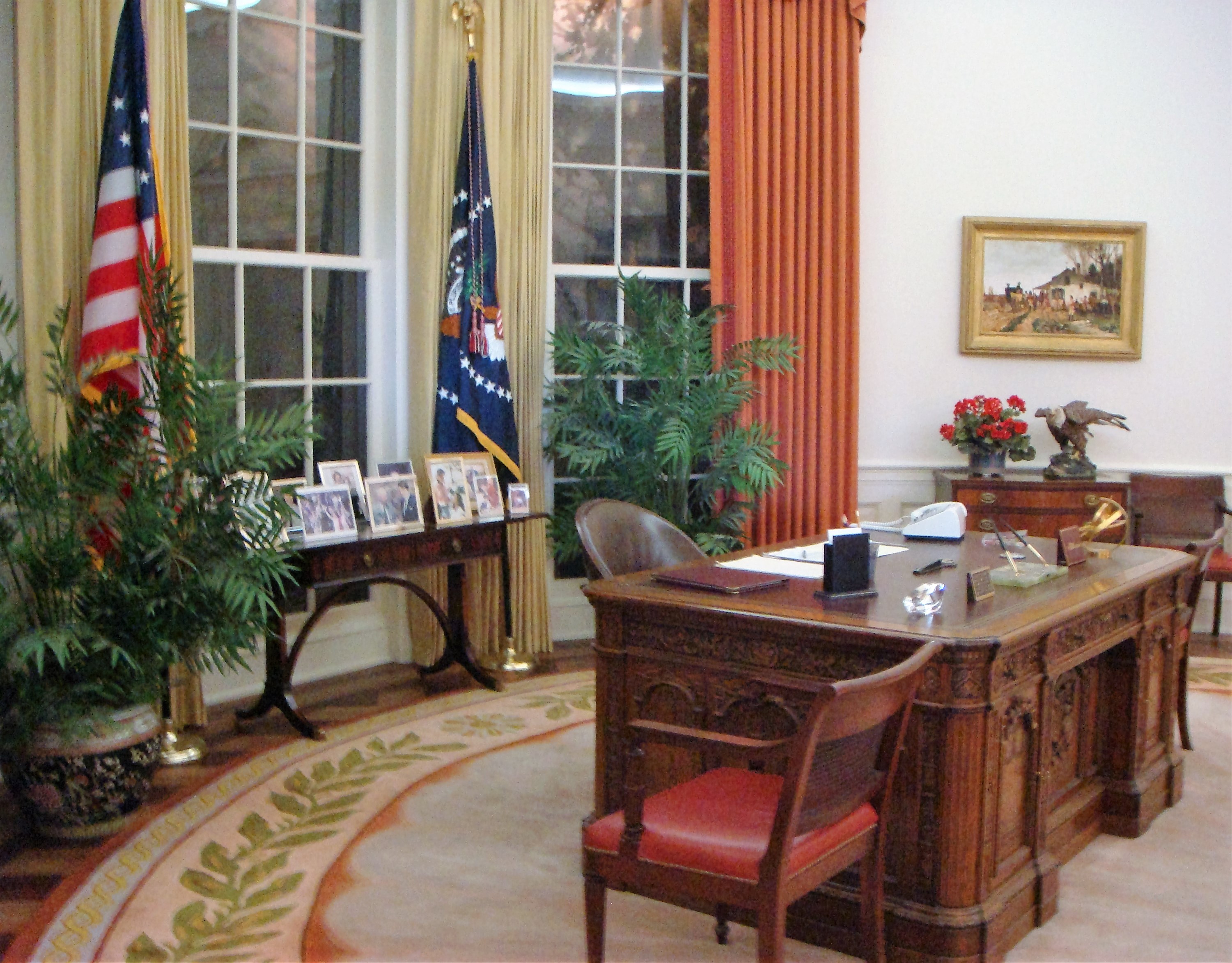 Oval Office replica