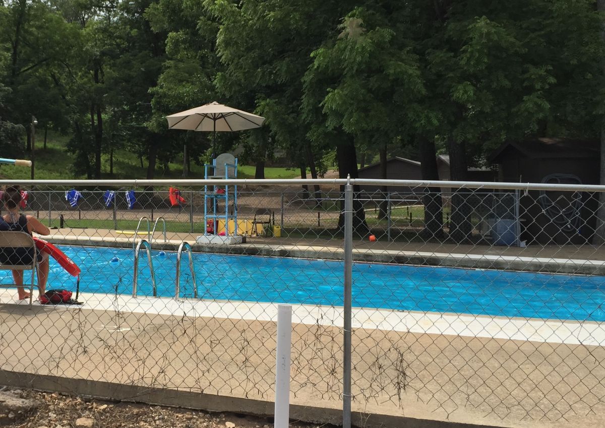 swimming pool