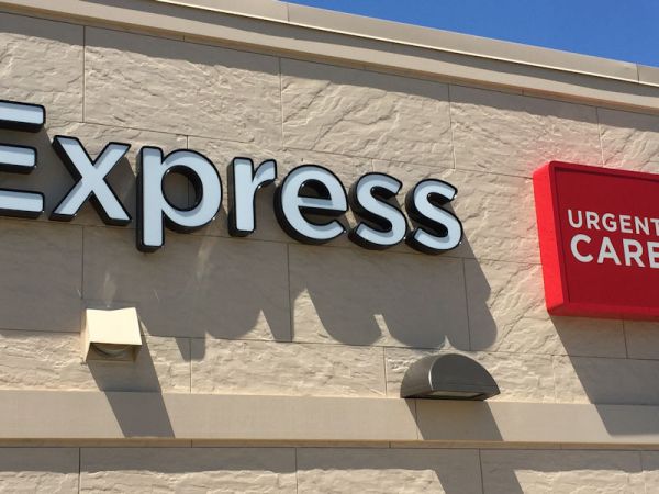 sign on an urgent care clinic