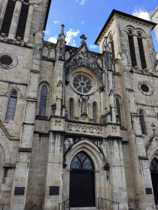 a large ornate church, San Fernando cathedral