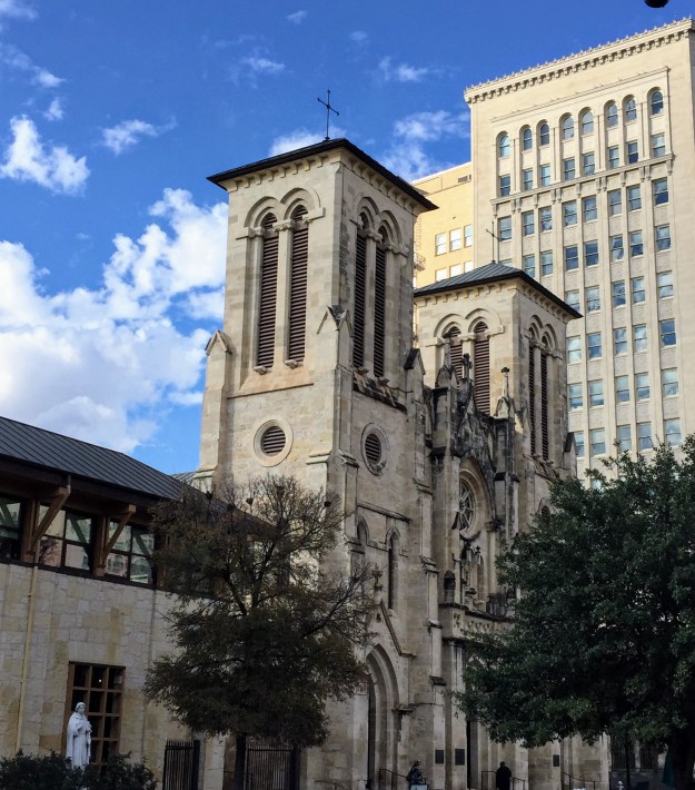 a large ornate church, San Fernando cathedral